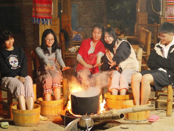 Trải nghiệm thư giãn Ngâm chân thảo mộc
